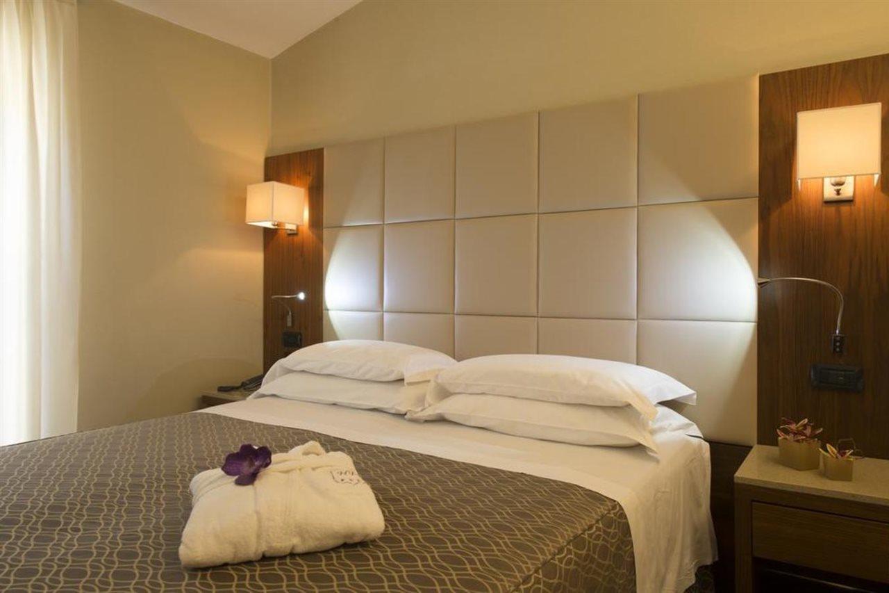 Hotel Fenice Gluten Free Milano Marittima Esterno foto