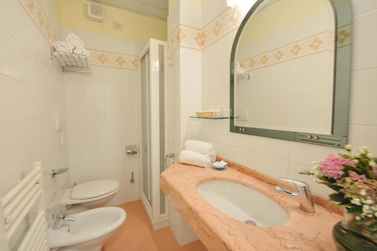 Hotel Fenice Gluten Free Milano Marittima Esterno foto