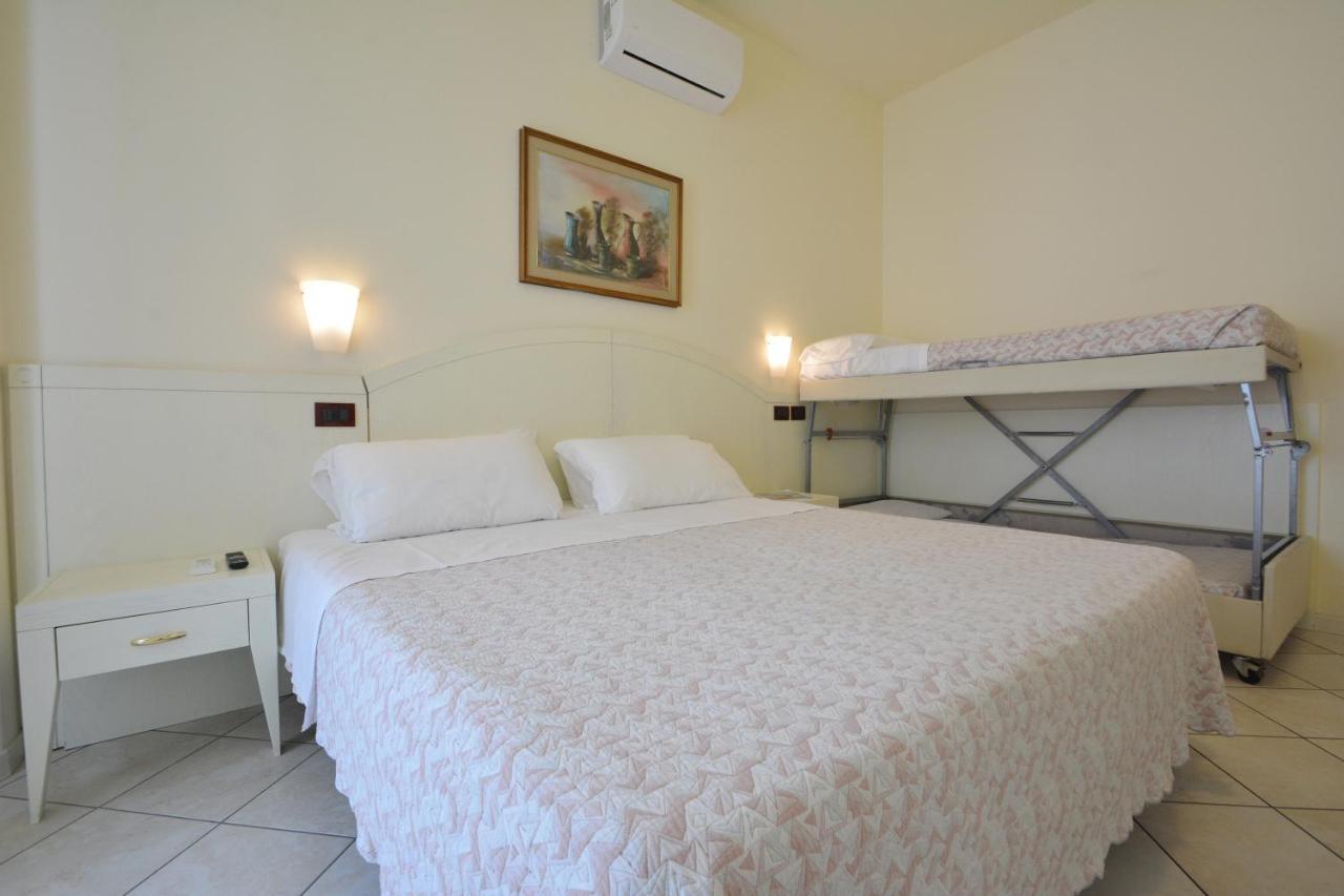 Hotel Fenice Gluten Free Milano Marittima Esterno foto