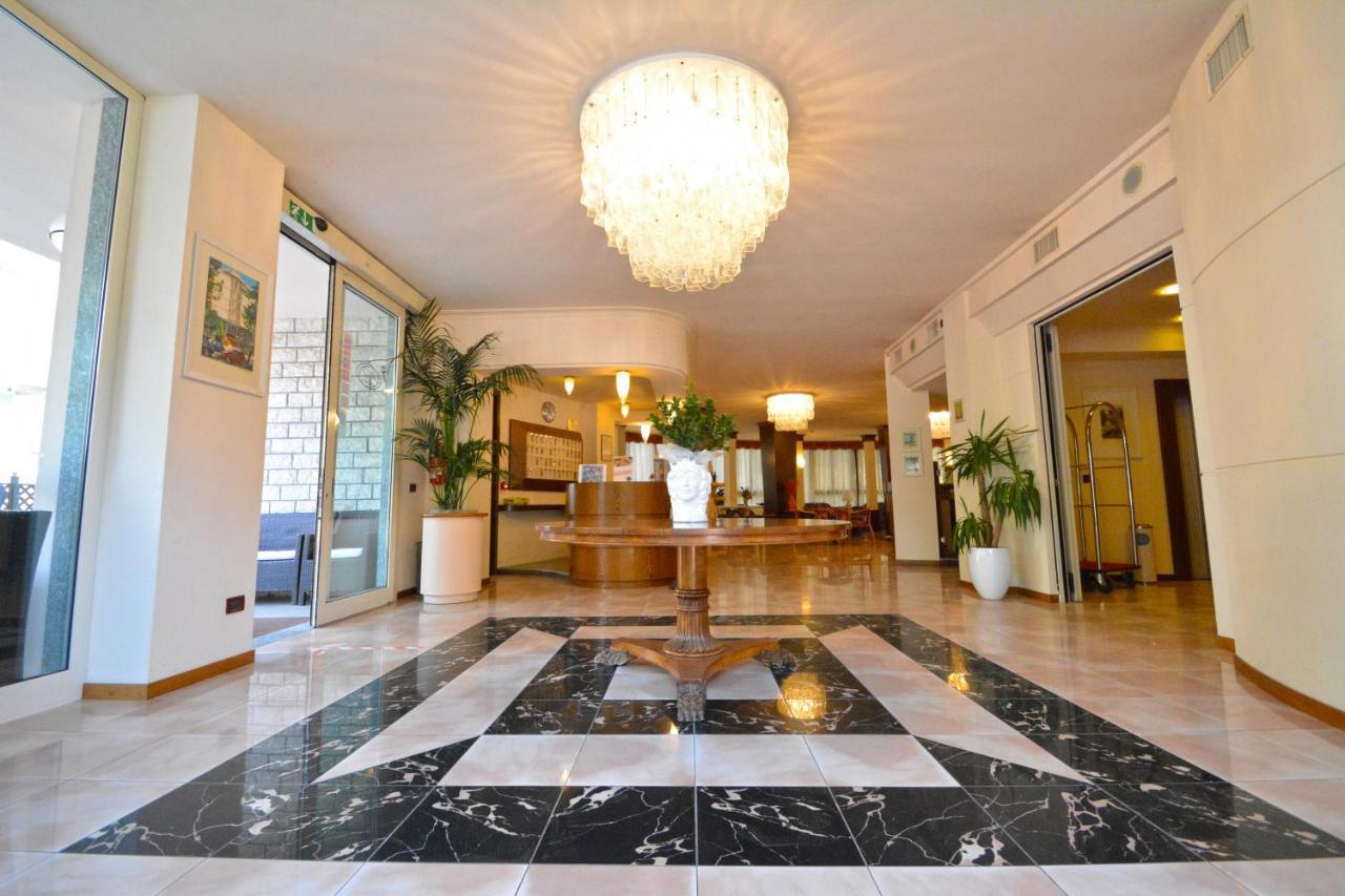 Hotel Fenice Gluten Free Milano Marittima Esterno foto