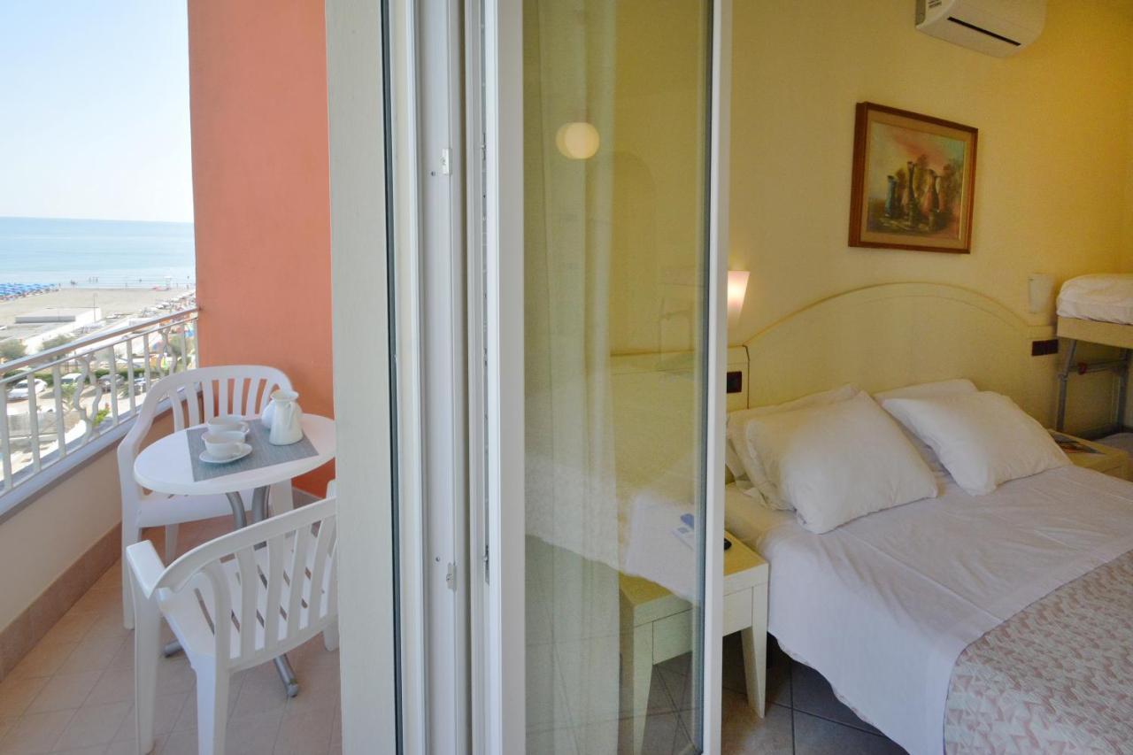 Hotel Fenice Gluten Free Milano Marittima Esterno foto