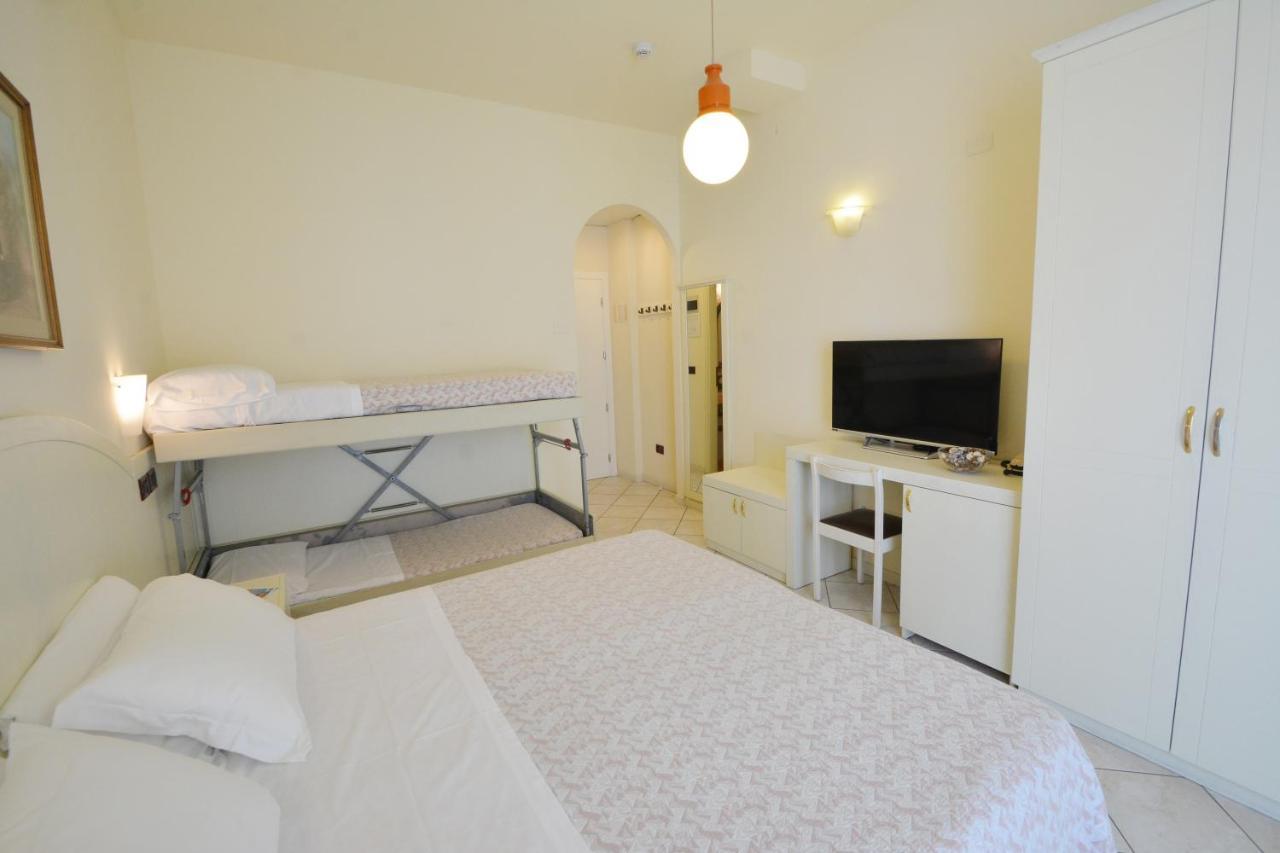 Hotel Fenice Gluten Free Milano Marittima Esterno foto