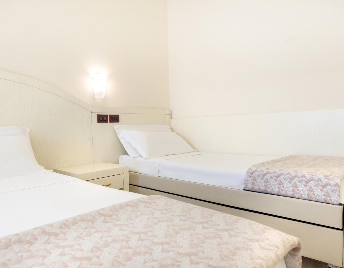 Hotel Fenice Gluten Free Milano Marittima Esterno foto