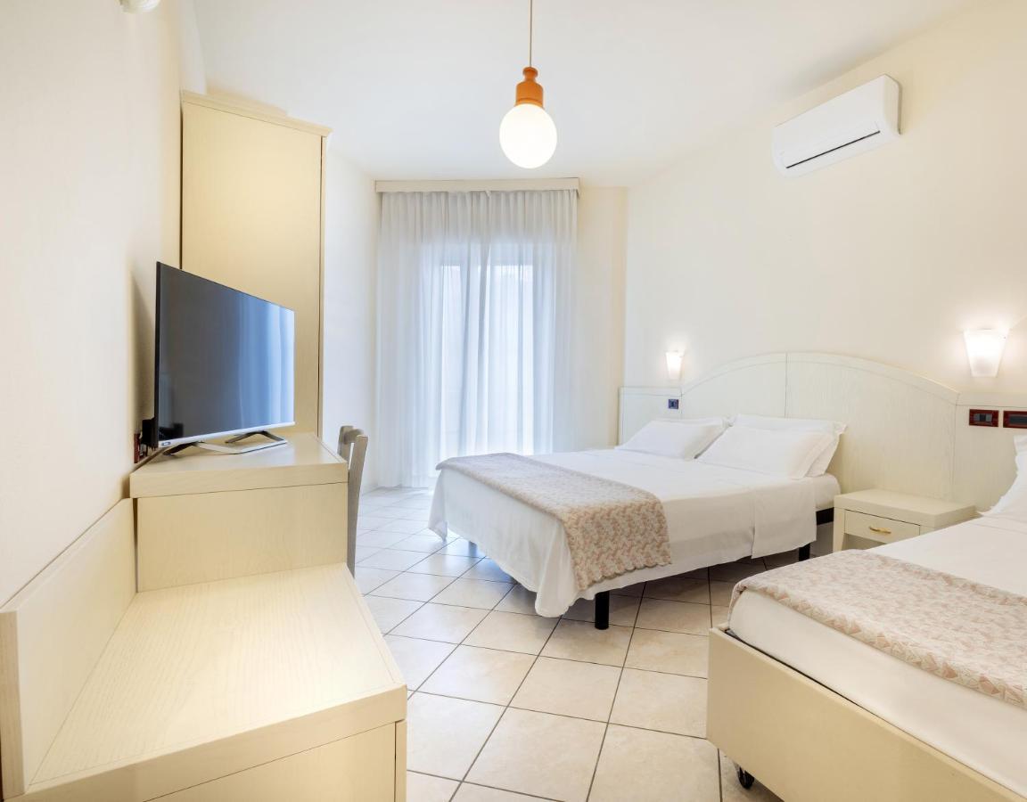 Hotel Fenice Gluten Free Milano Marittima Esterno foto