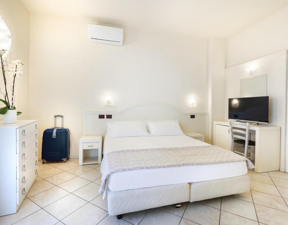 Hotel Fenice Gluten Free Milano Marittima Esterno foto