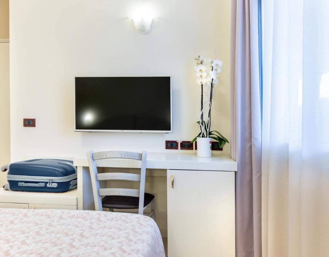Hotel Fenice Gluten Free Milano Marittima Esterno foto