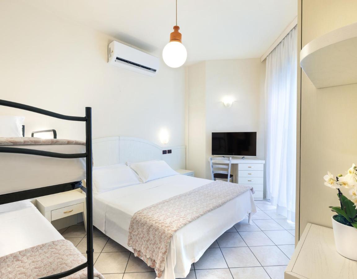 Hotel Fenice Gluten Free Milano Marittima Esterno foto