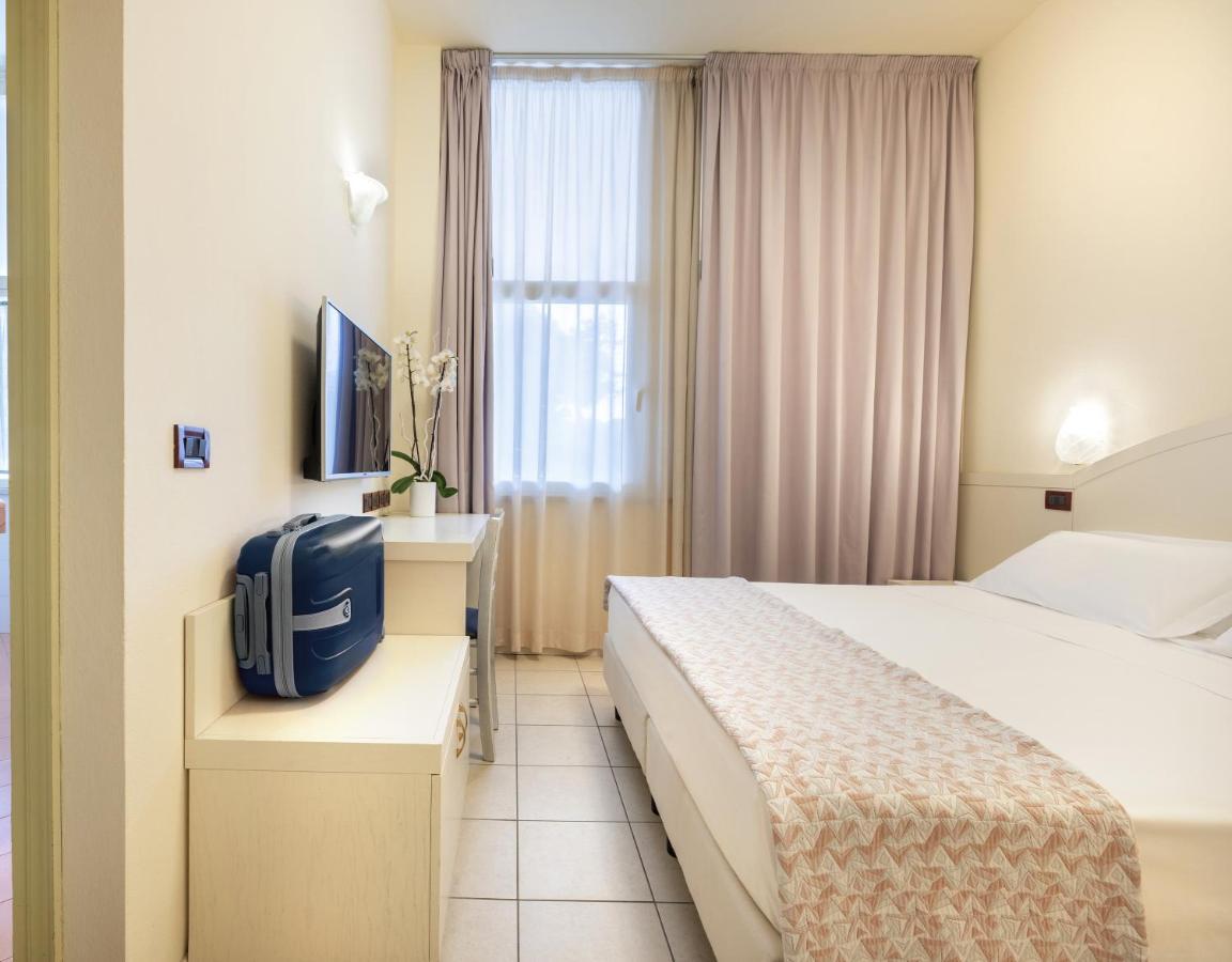 Hotel Fenice Gluten Free Milano Marittima Esterno foto