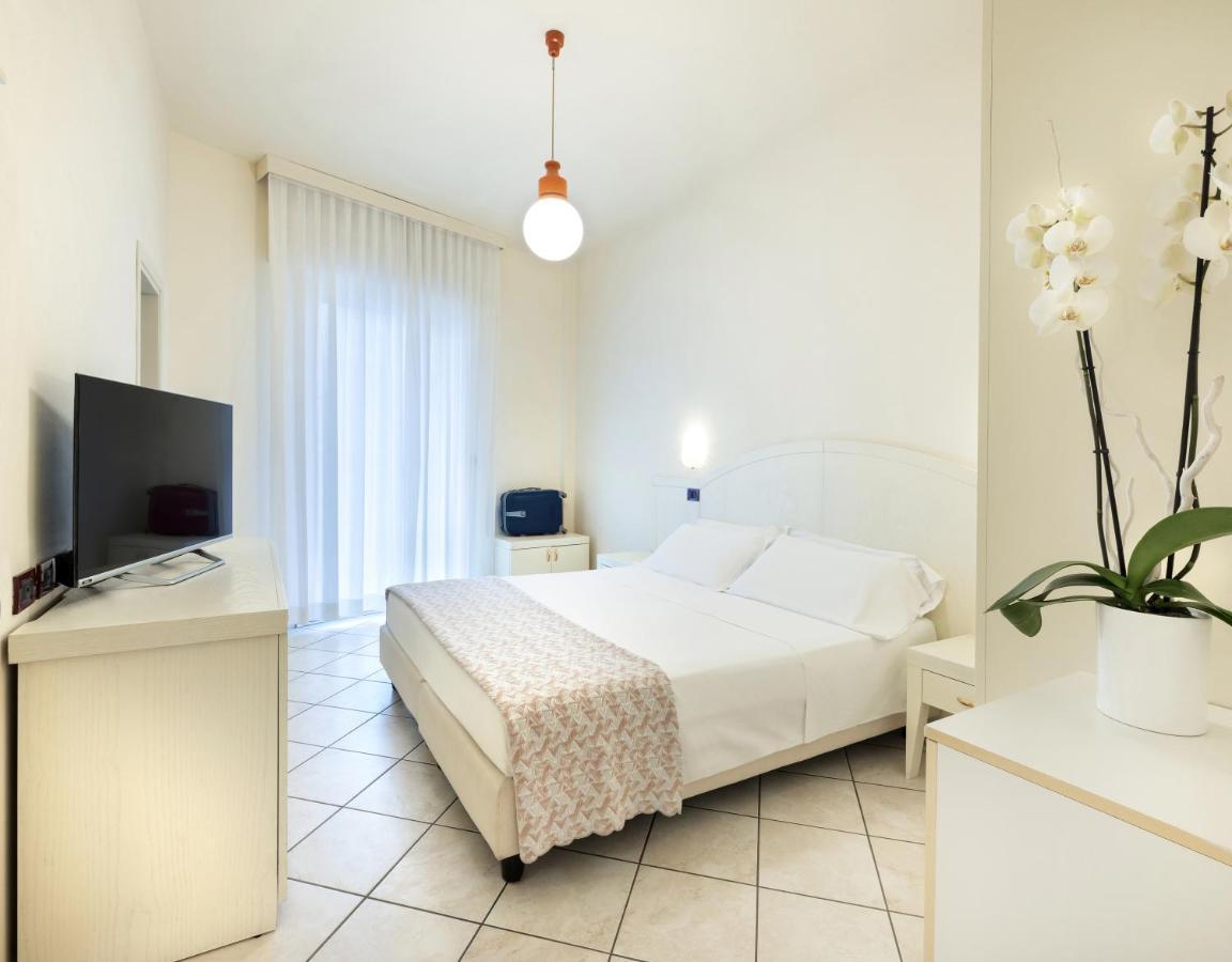 Hotel Fenice Gluten Free Milano Marittima Esterno foto