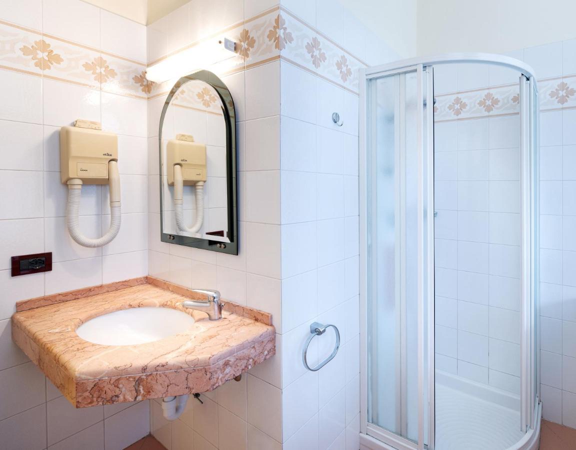 Hotel Fenice Gluten Free Milano Marittima Esterno foto