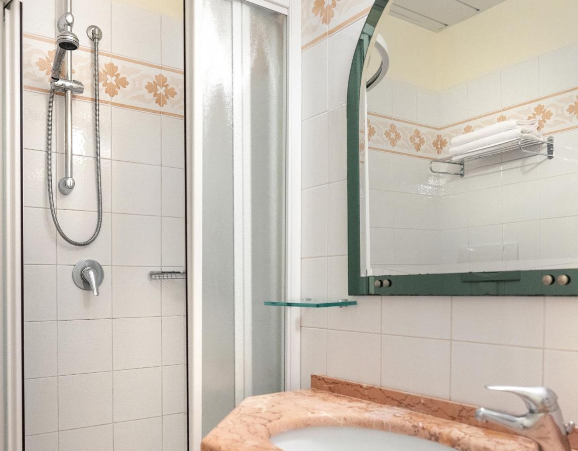 Hotel Fenice Gluten Free Milano Marittima Esterno foto