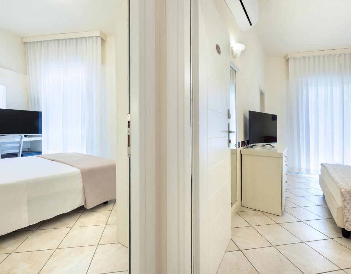 Hotel Fenice Gluten Free Milano Marittima Esterno foto