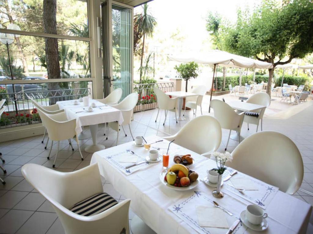 Hotel Fenice Gluten Free Milano Marittima Esterno foto