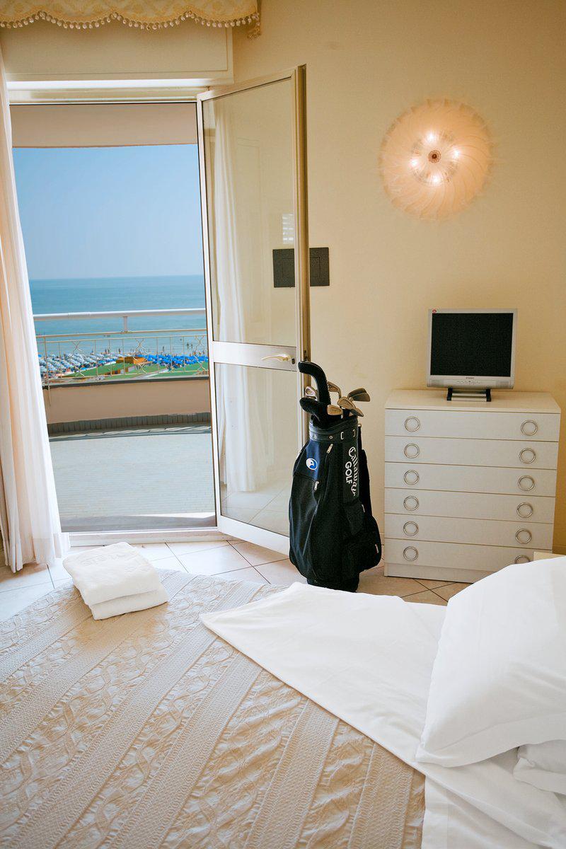 Hotel Fenice Gluten Free Milano Marittima Esterno foto