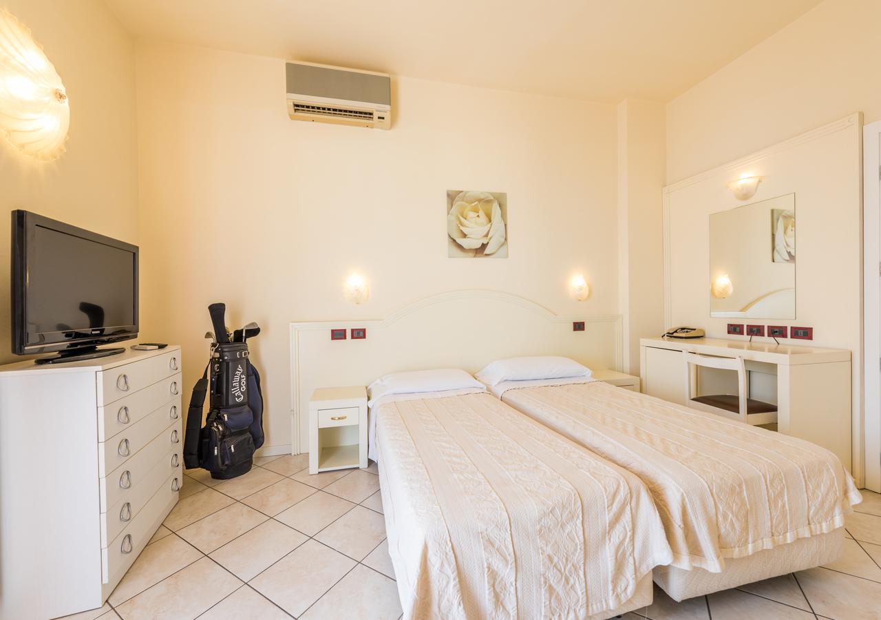 Hotel Fenice Gluten Free Milano Marittima Esterno foto